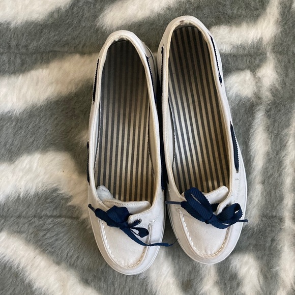 GUC Sperry’s White and Blue Pre-Owned ❤️ - Picture 5 of 7